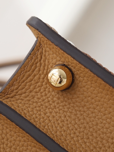 フェンディバッグ素材ディテール